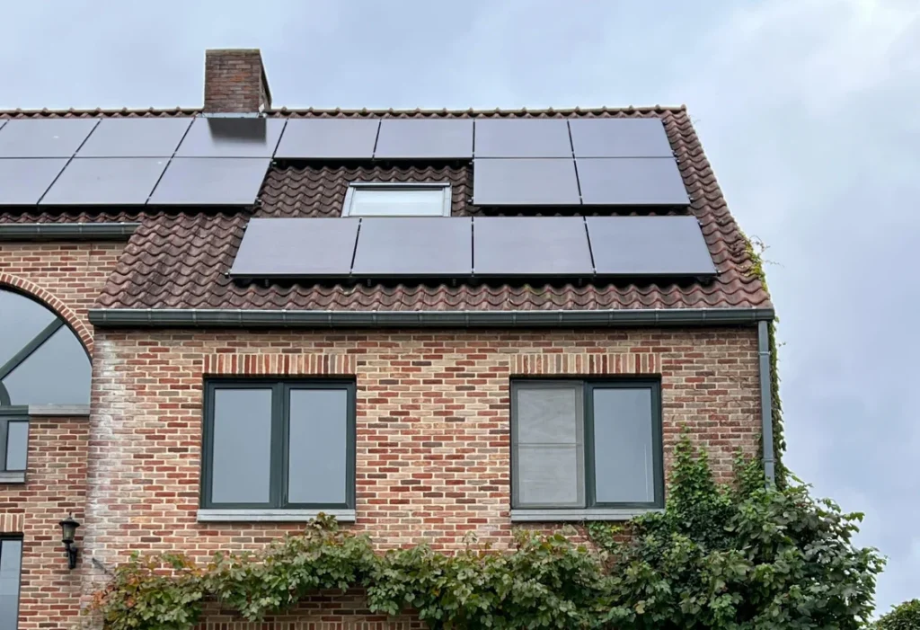 Maison avec panneaux solaires